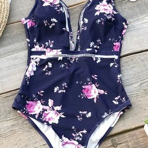 NWT CUPSHE Purple Roses Print One-Piece Swimsuit 